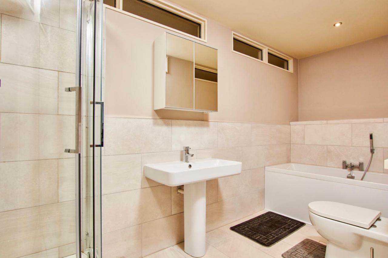 The Stunning Central Harrogate Abode - Sleeps 6 מראה חיצוני תמונה